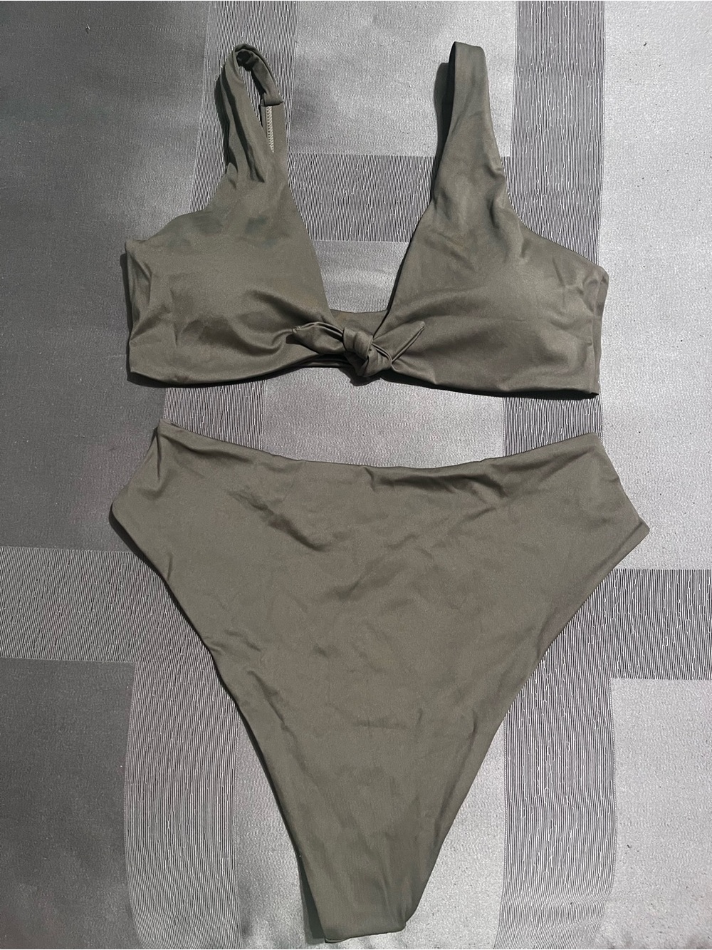 🔥3/$40🔥 Cheeky High-Waist Knot Front Bikini Set